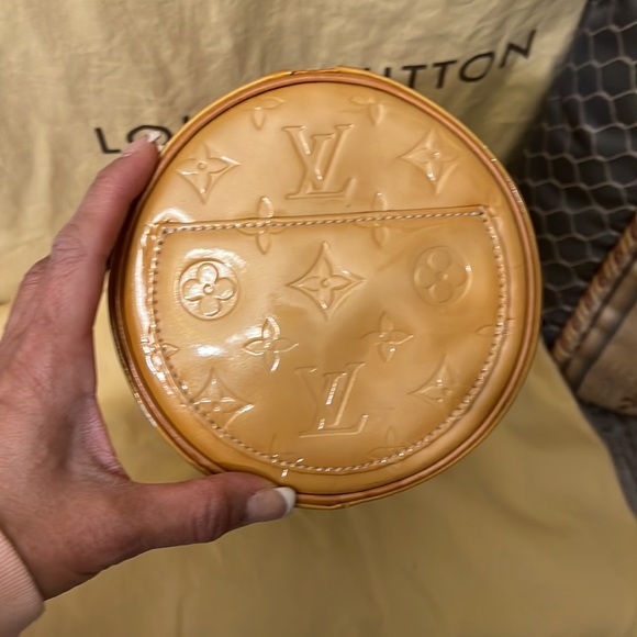 Pre loved authentic Vernis yellow/orange LV - Picture 11 of 12